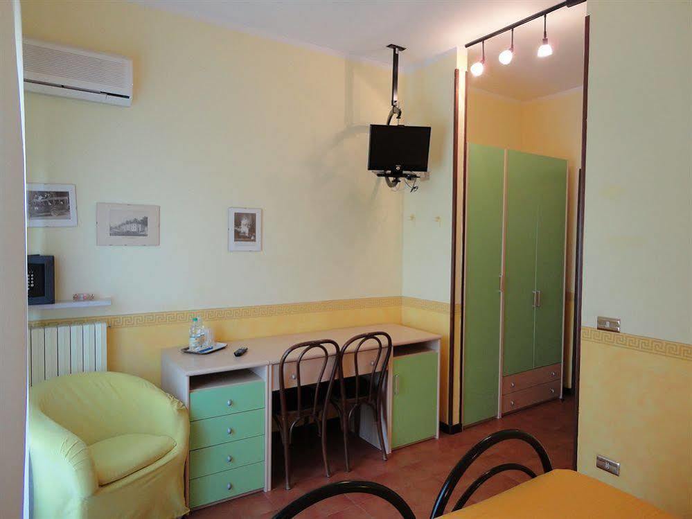 Hotel Astoria Tabiano Terme エクステリア 写真